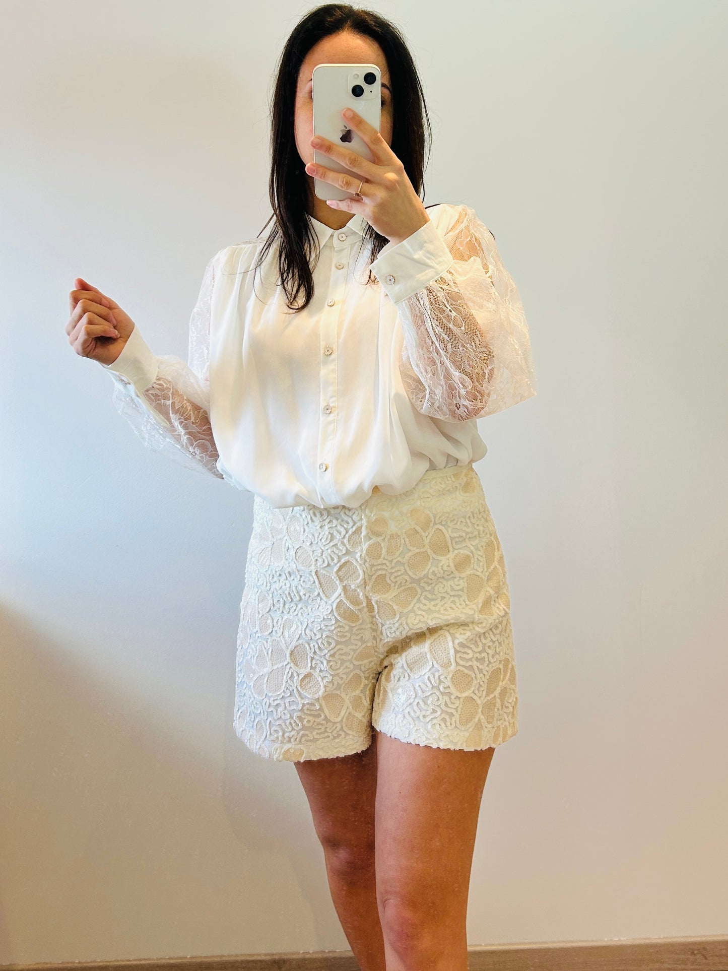 Short sequins beige