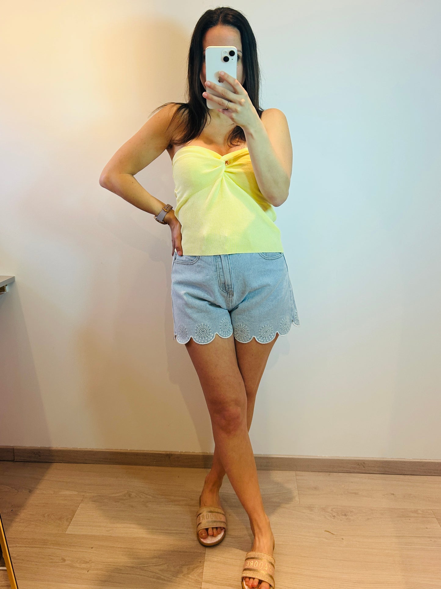 Short sunny jeans