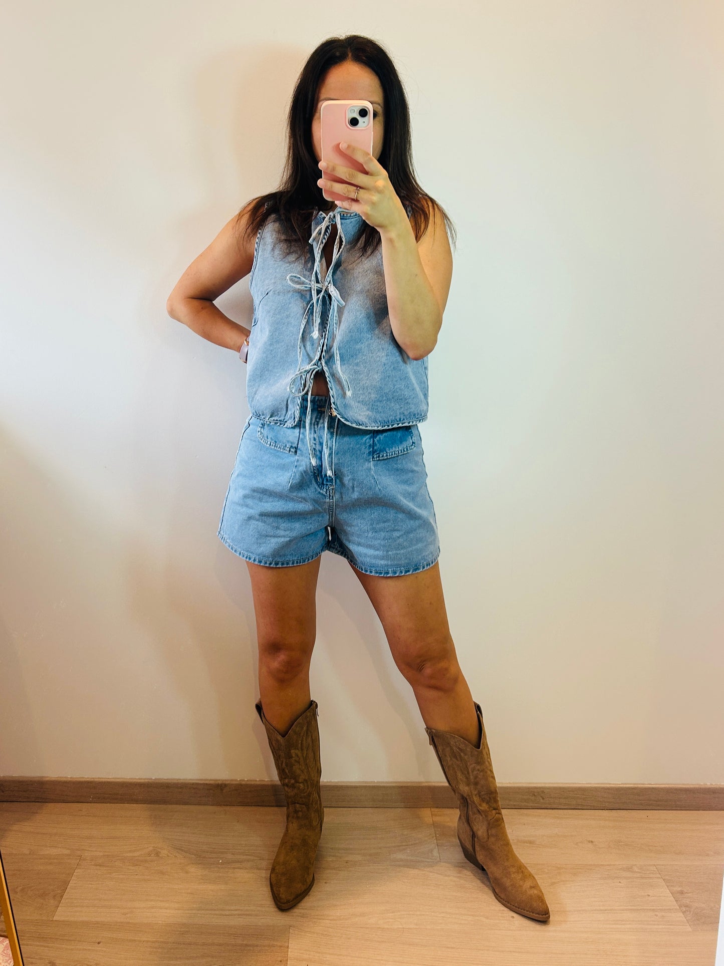 Top jeans bow