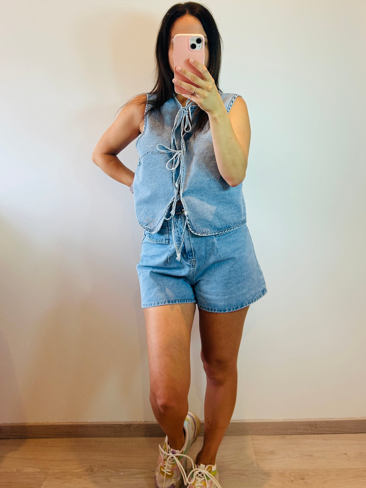 Top jeans bow