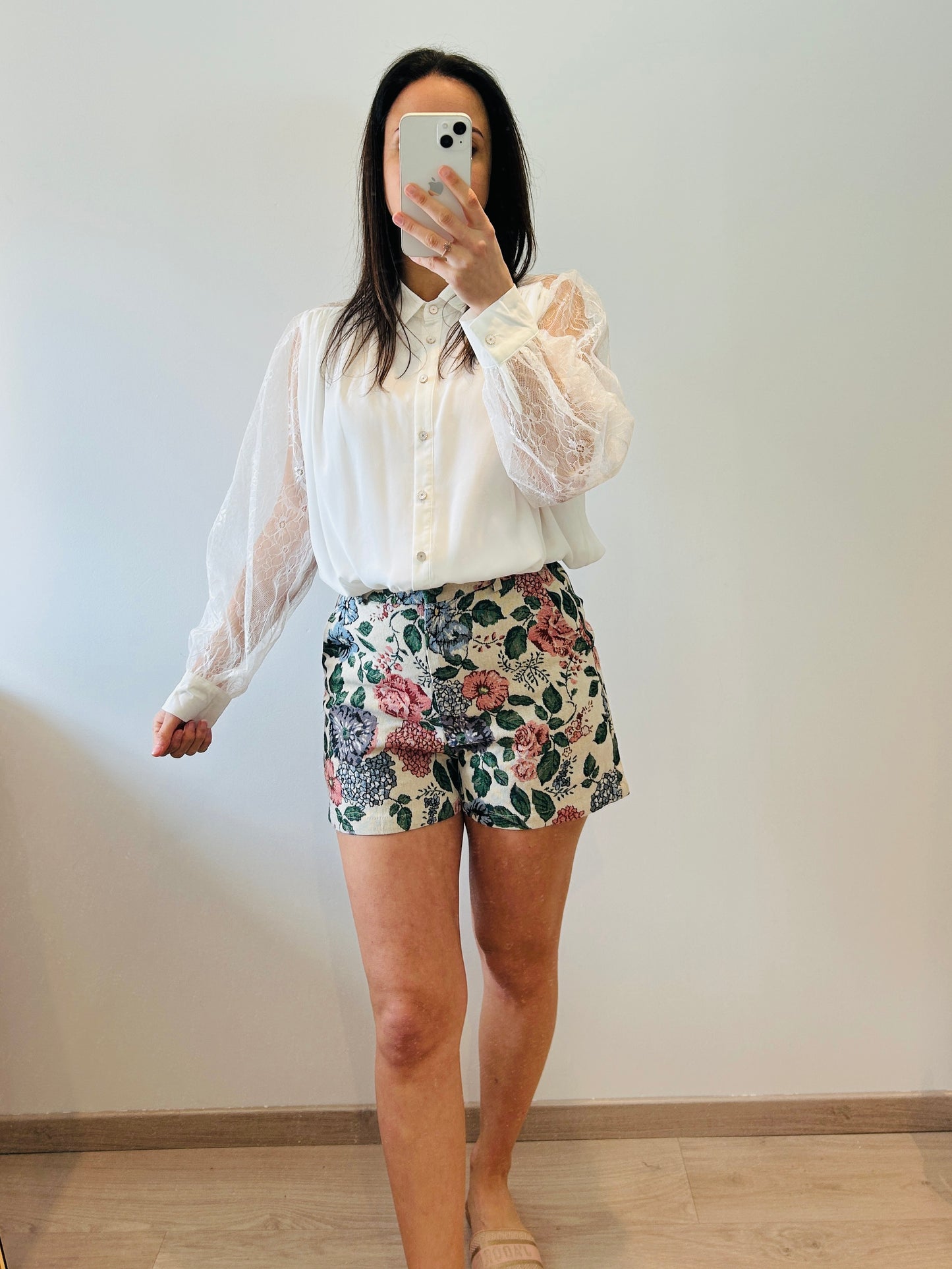 Blouse lace sleeves white
