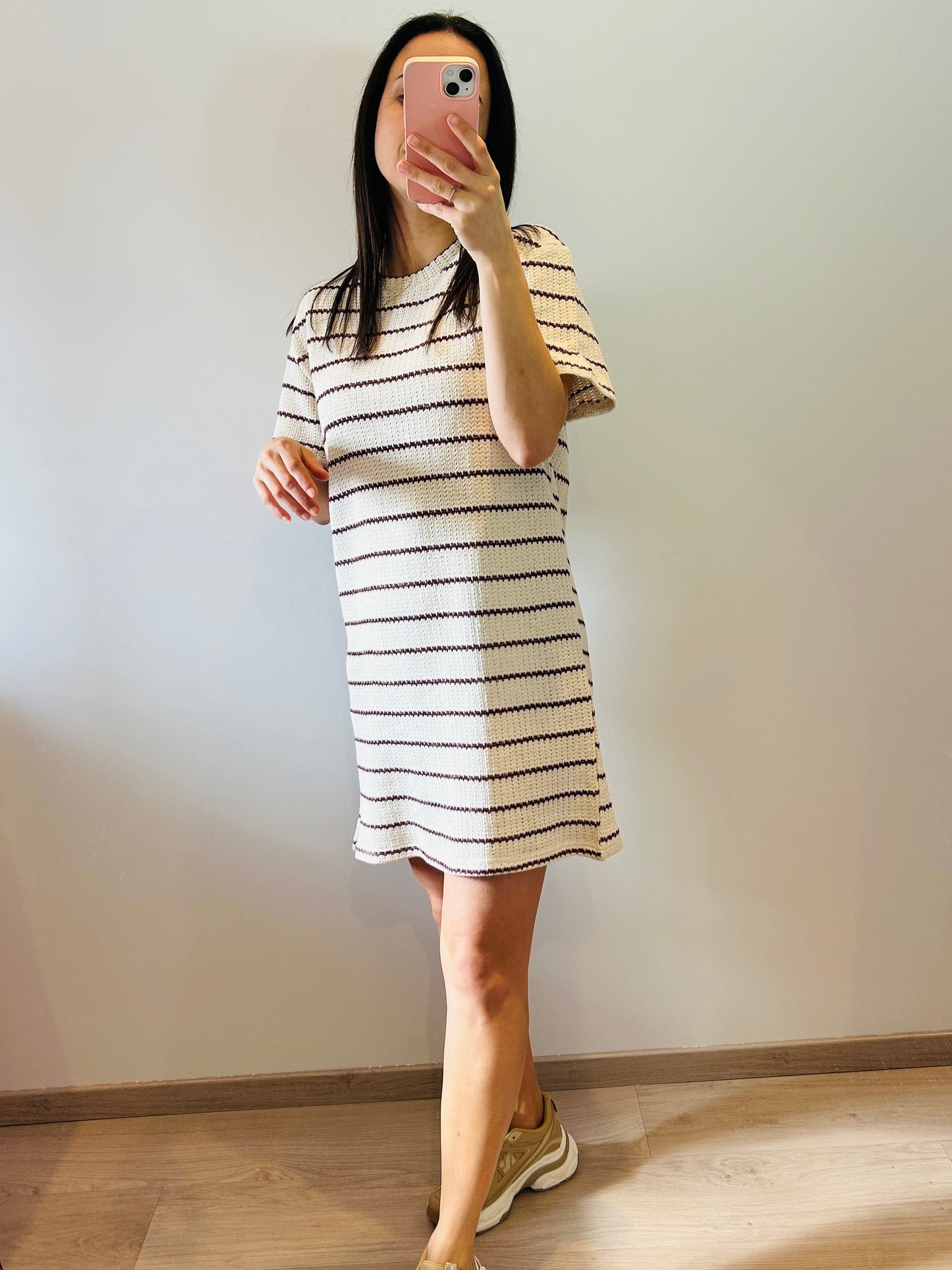 Short dress beige and burgundy stripes