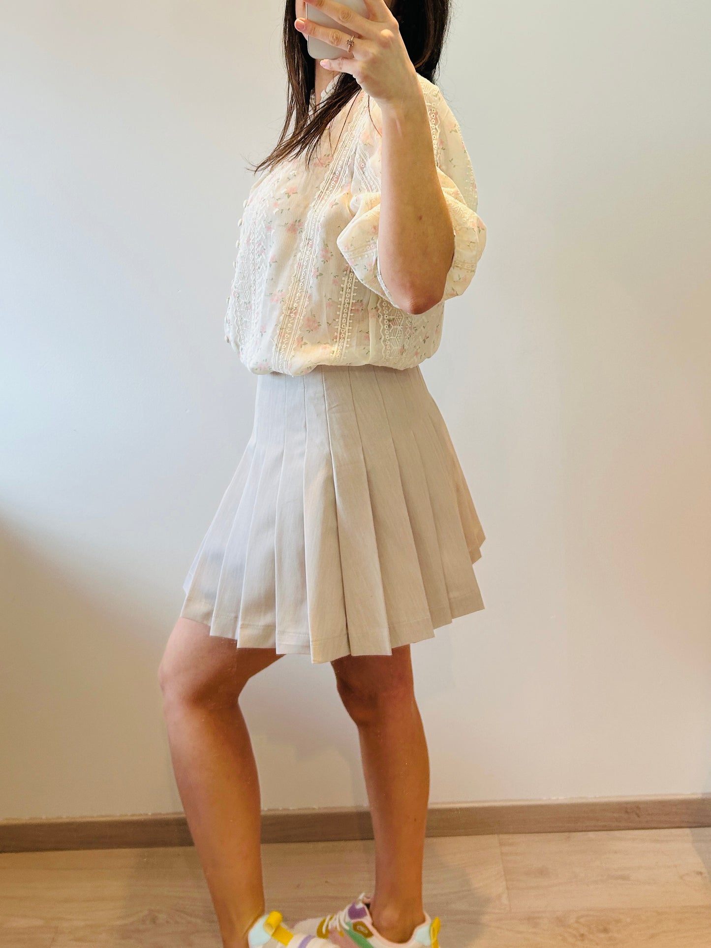 Pleated skirt beige