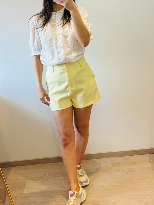 Blouse white flowers