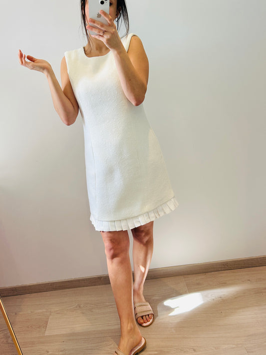 Dress crème with pleated border