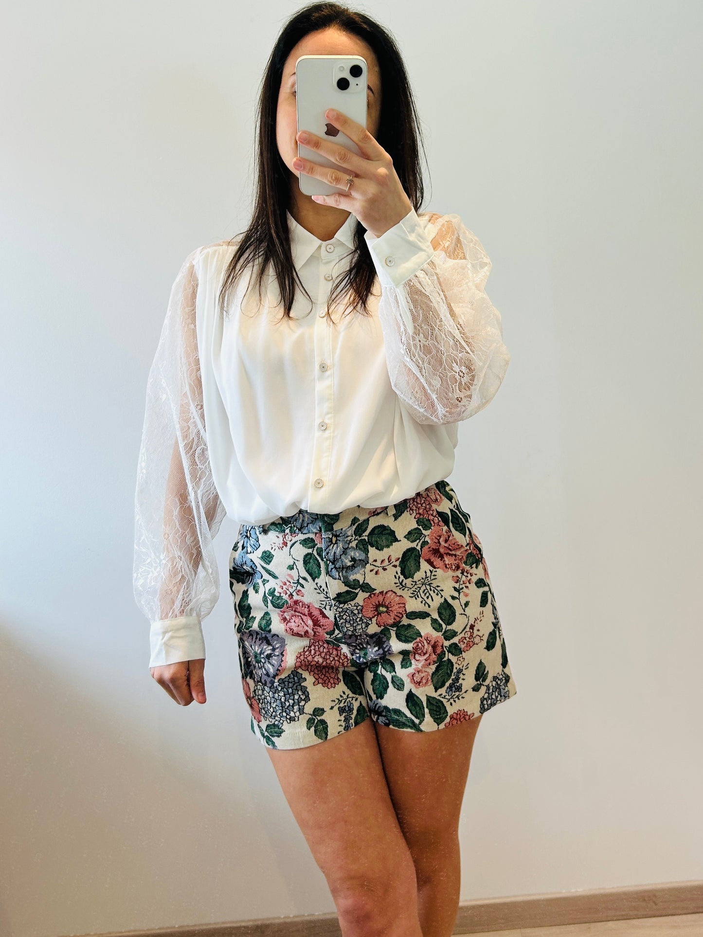 Blouse lace sleeves white