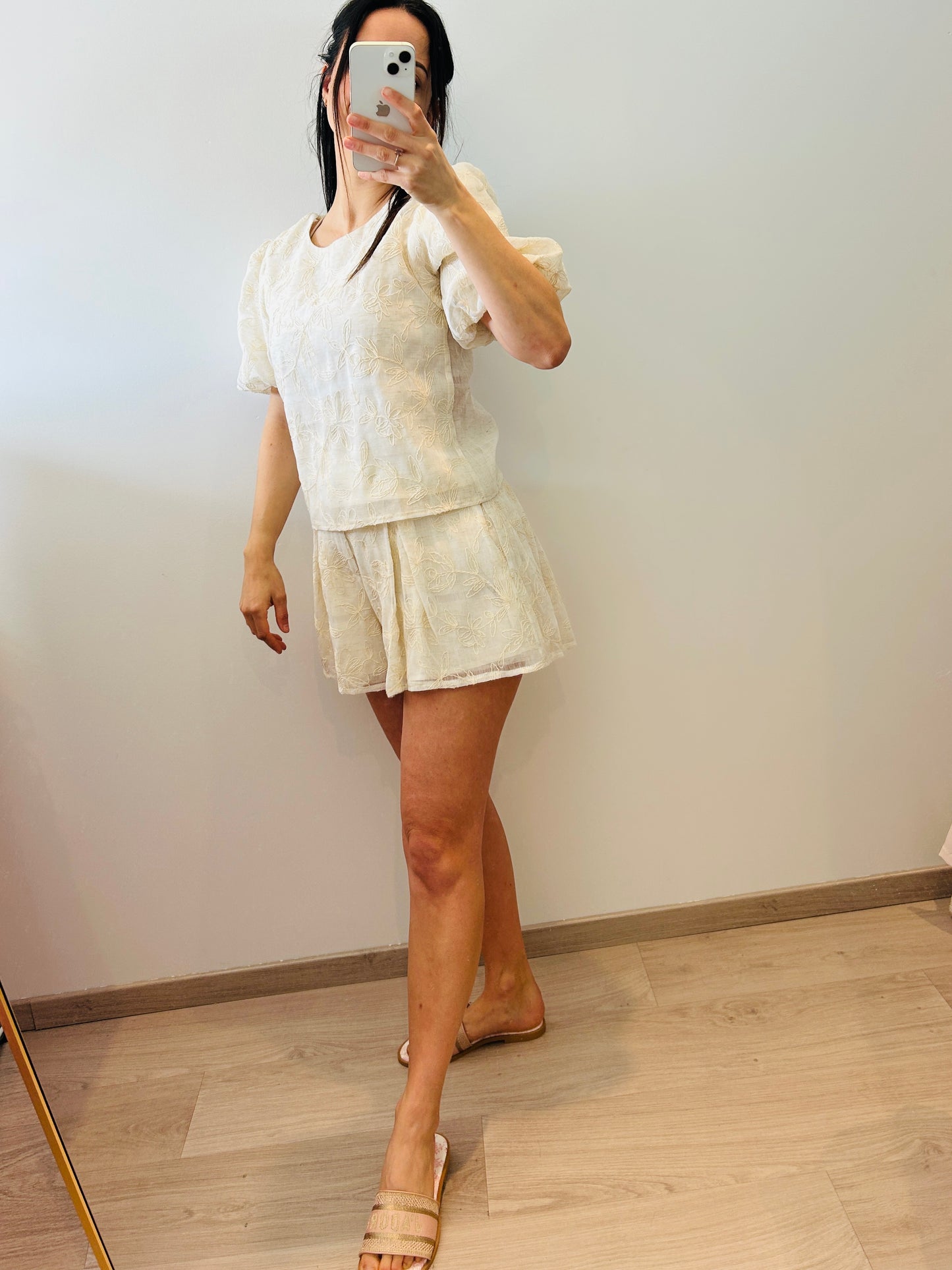 Puff sleeves top floral beige
