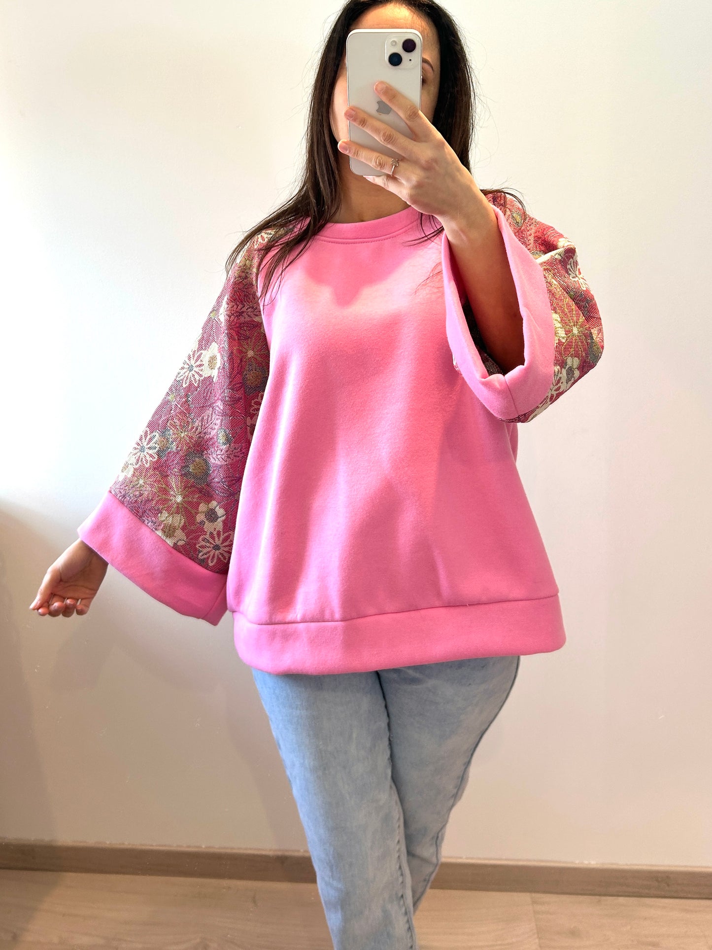 Sweater pink floral sleeves