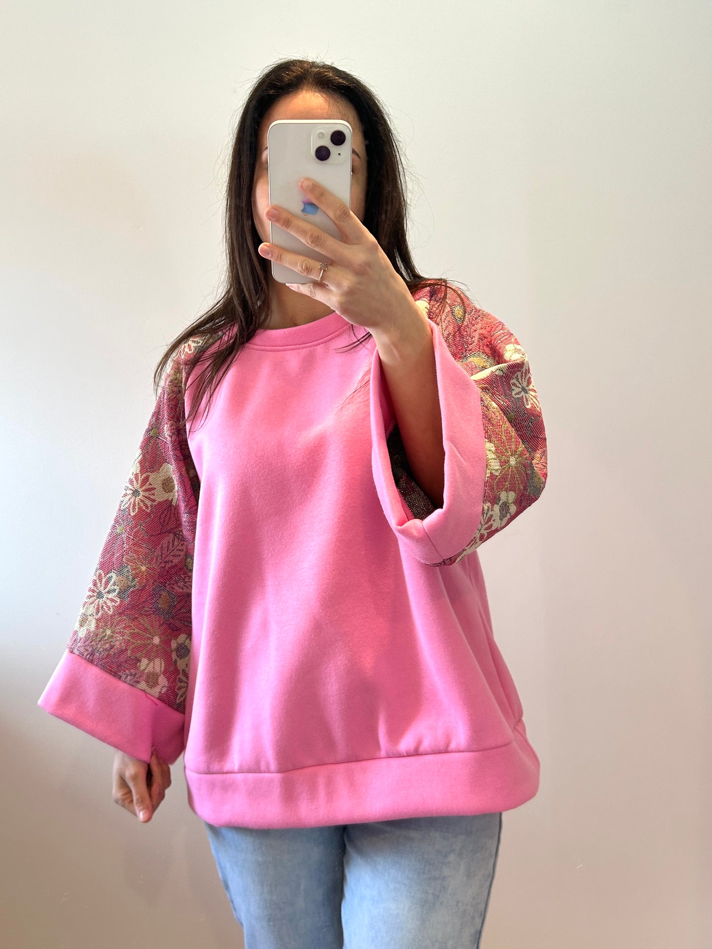 Sweater pink floral sleeves