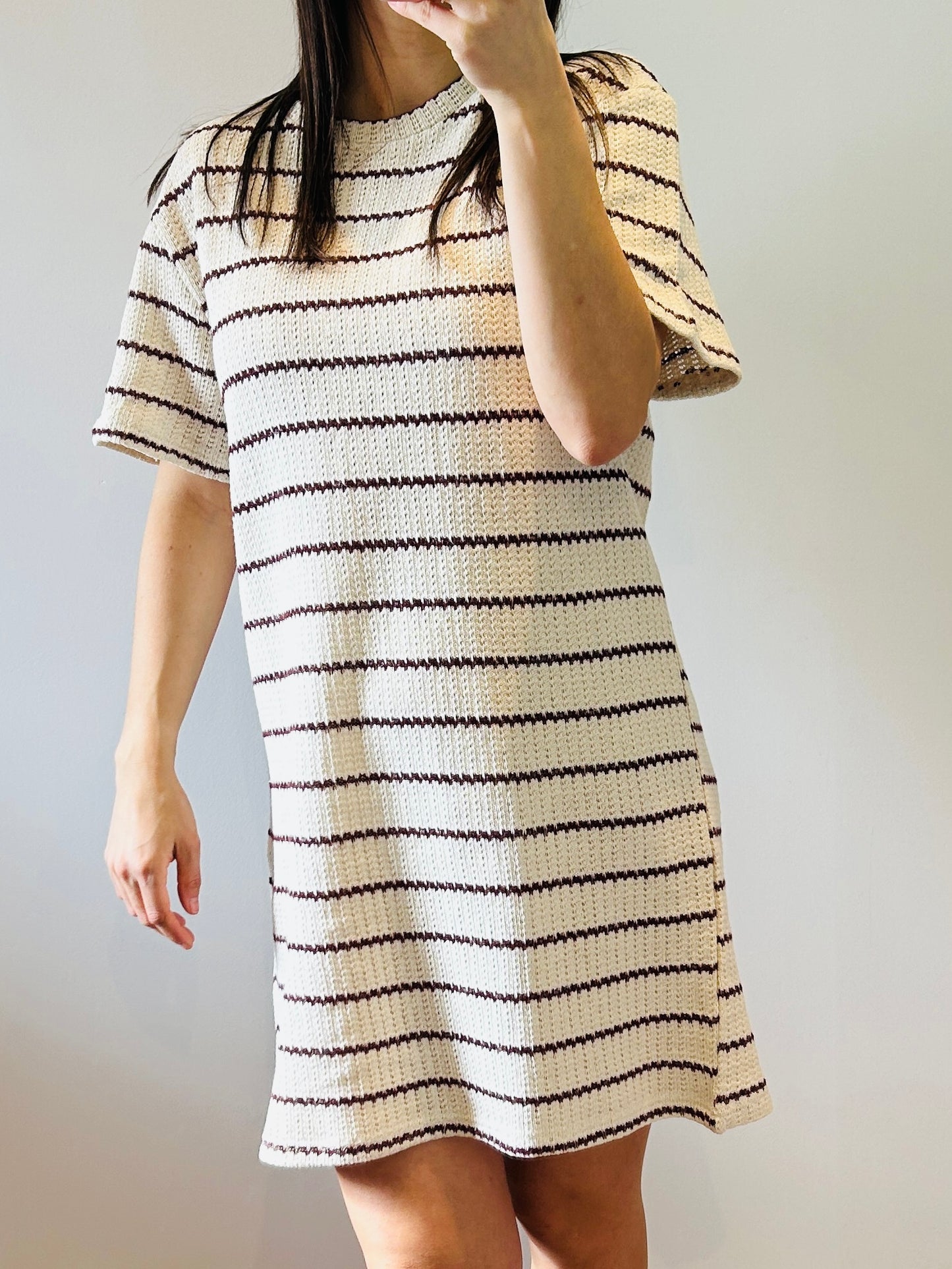 Short dress beige and burgundy stripes