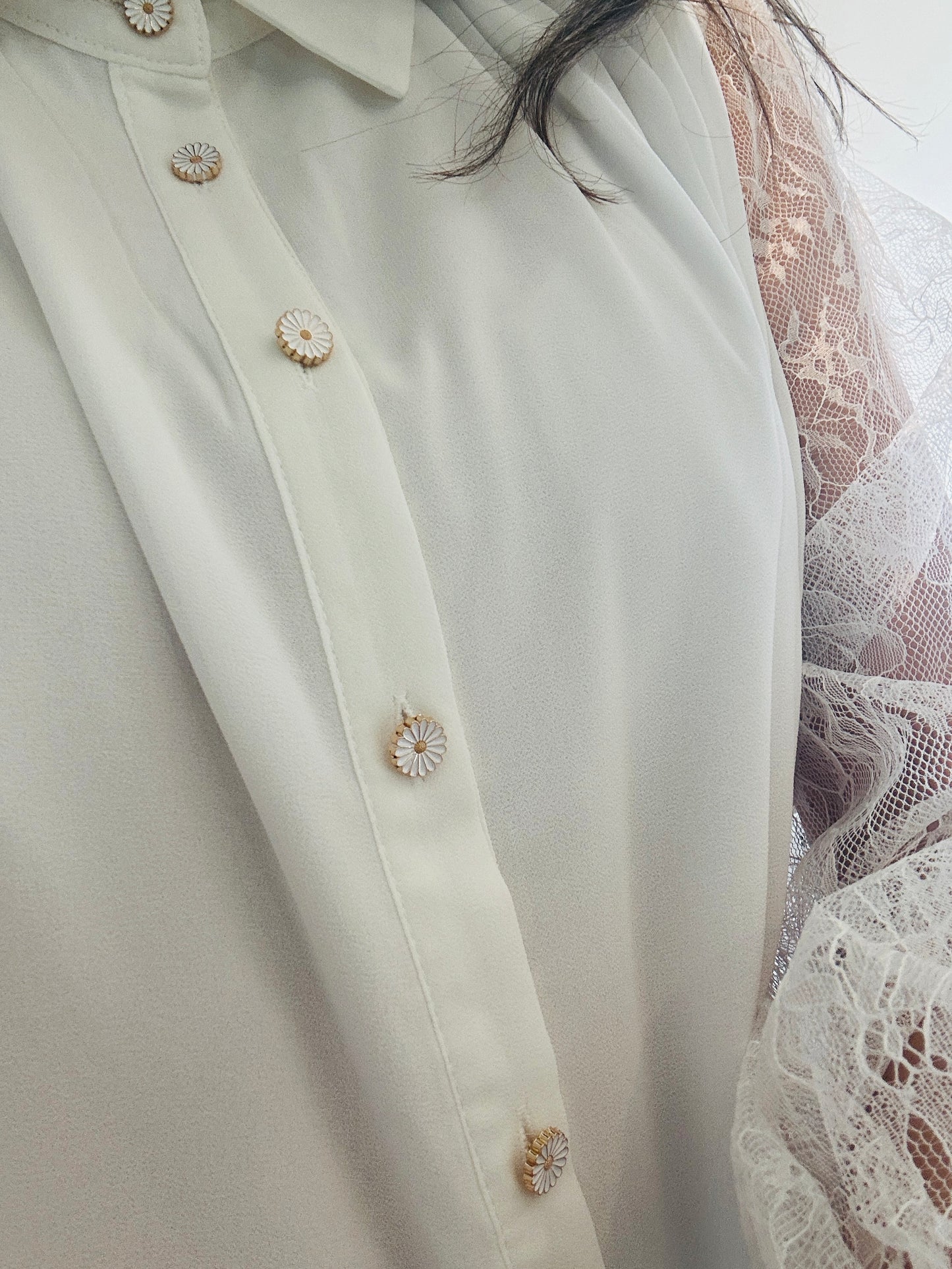 Blouse lace sleeves white