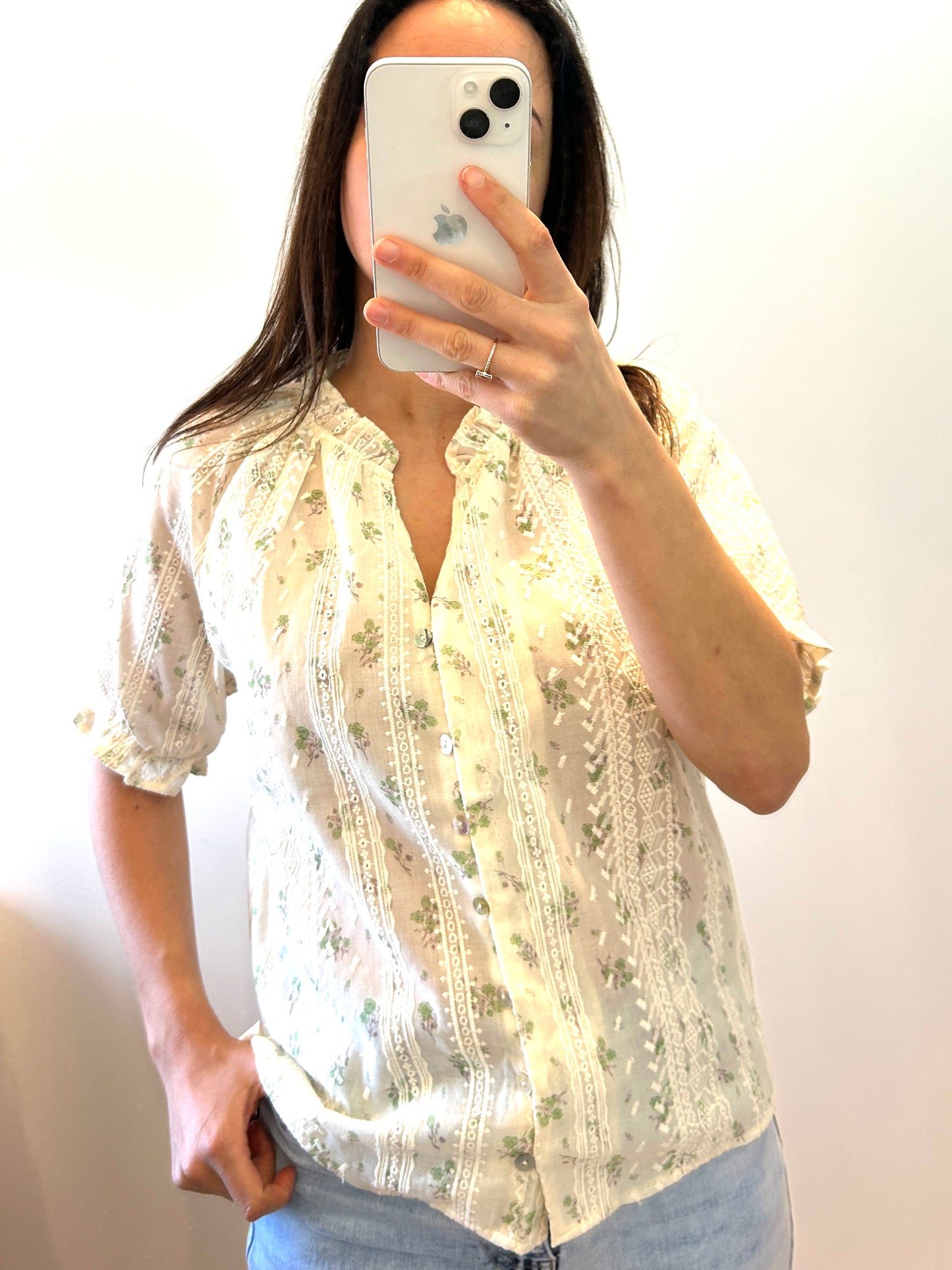 Blouse embroidered ecru green flowers