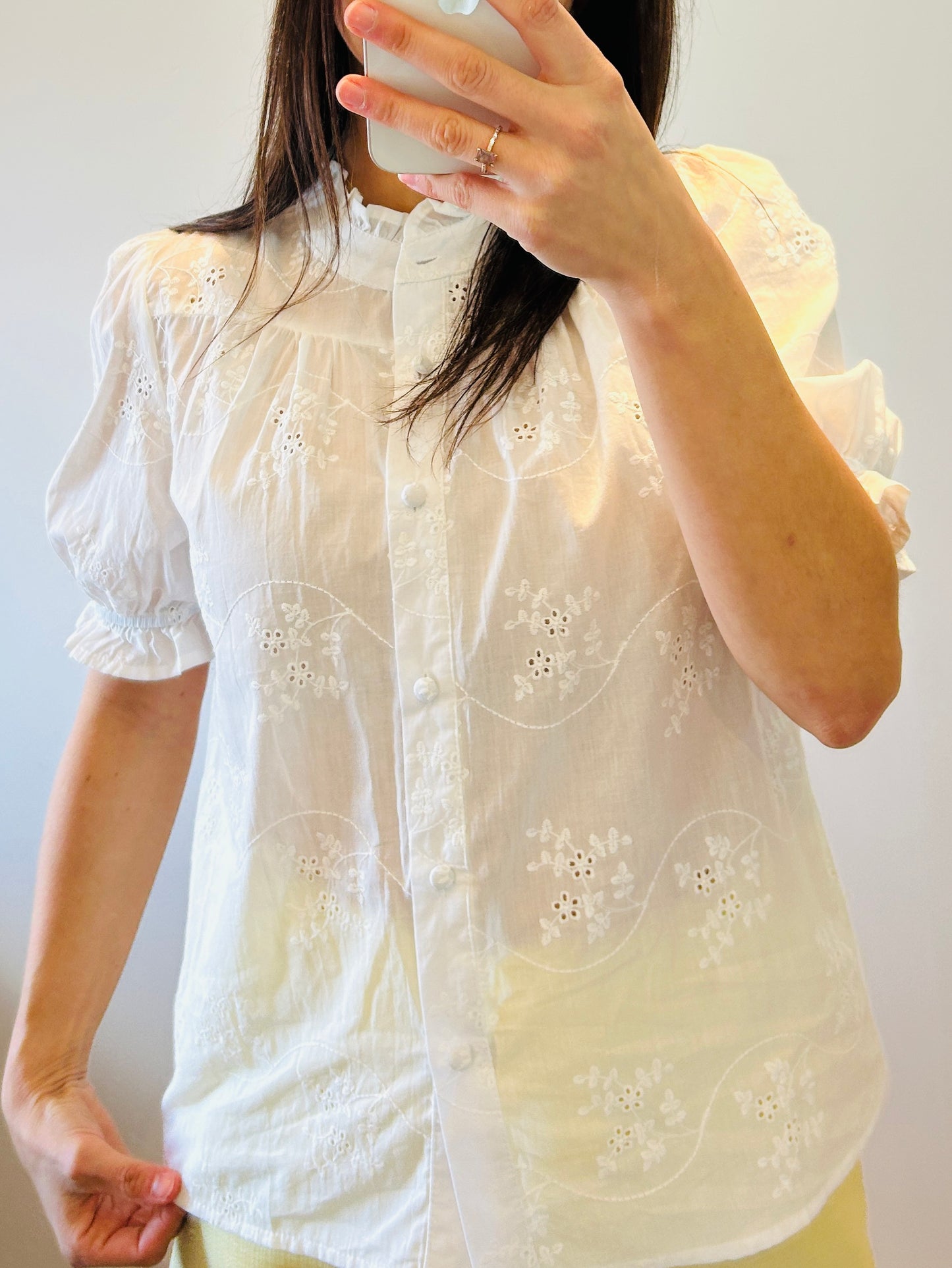 Blouse white flowers