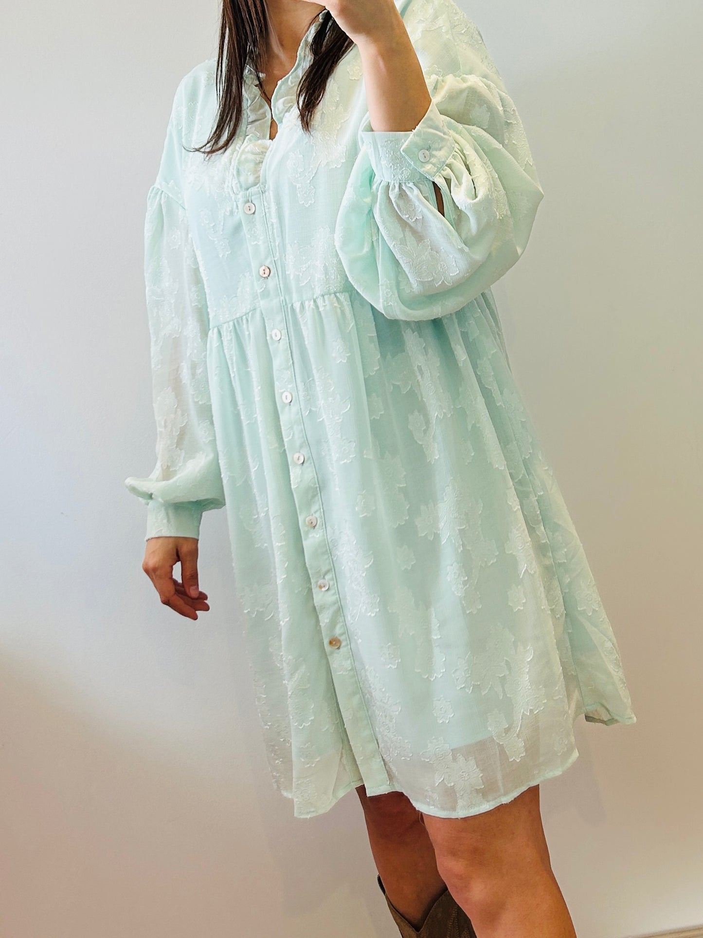 Embroidered dress soft green