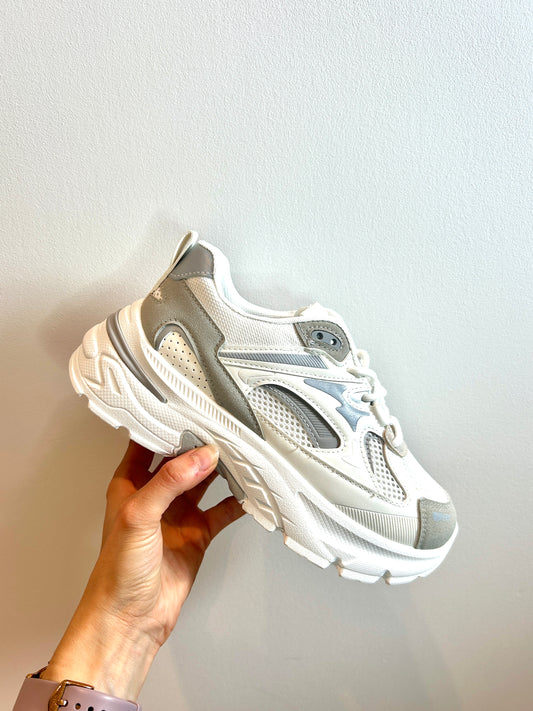 Sneaker comfy white