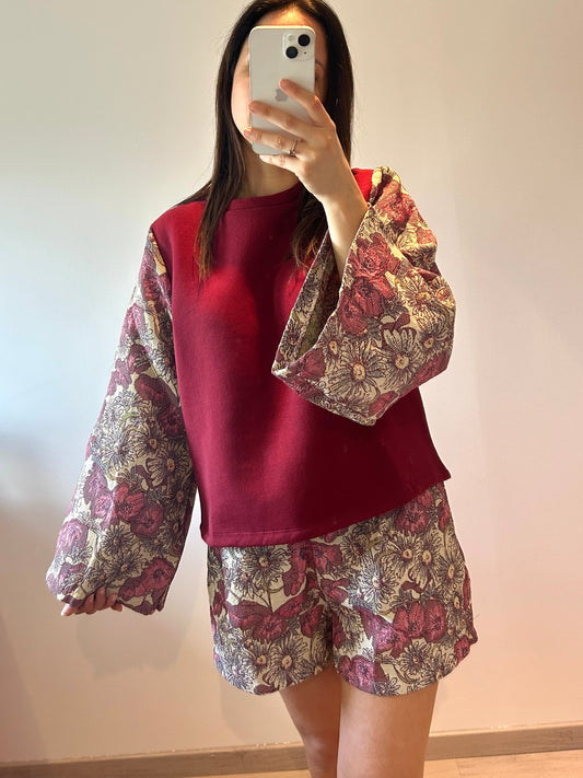 Sweater burgundy with floral jacquard sleeves