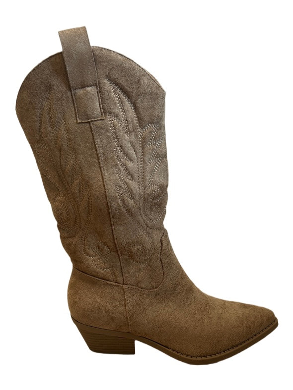 Cowboys boots suede with embroidered patterns